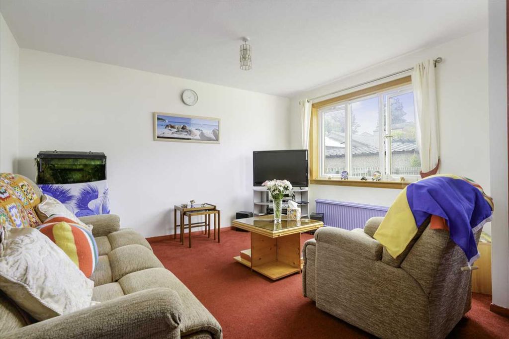 Property photo 2 of 13 Lounge