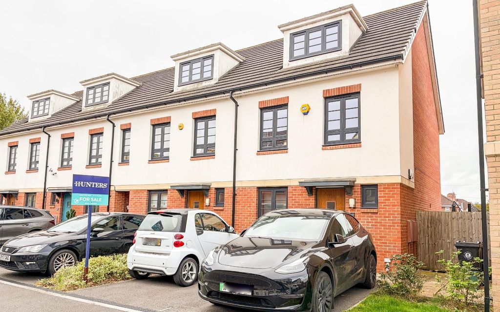 Property photo 2 of 21 Untitled-5882.Jpg