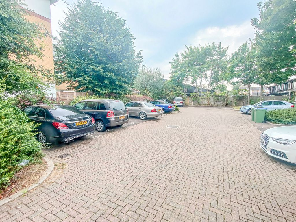 Property photo 2 of 17 Photo 7