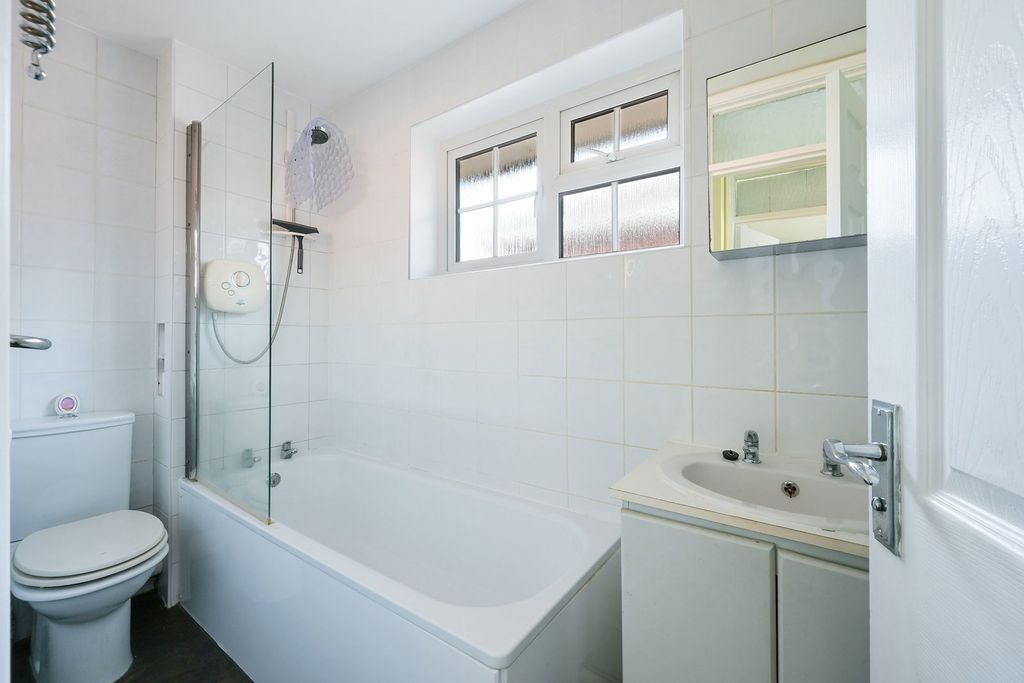 Additional image 12 of 4 bed detached house for saleBromford Close, Oxted RH8
