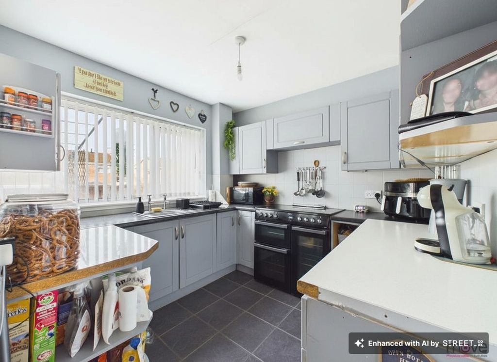 Property photo 3 of 16