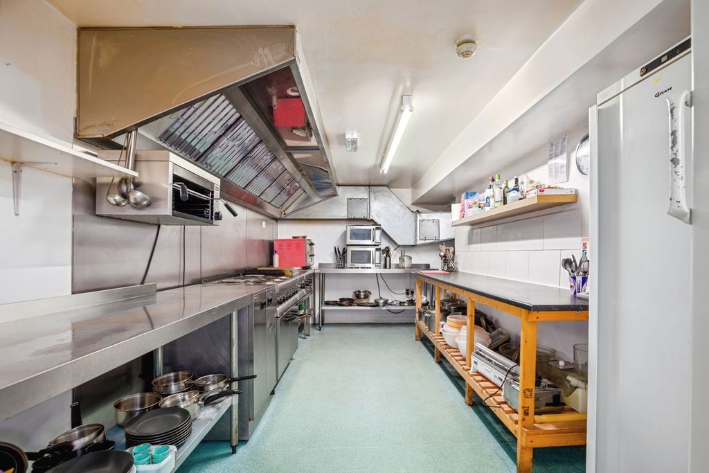 Additional image 14 of 4 bed flat for saleHigh Street, Cardigan, Ceredigion SA43