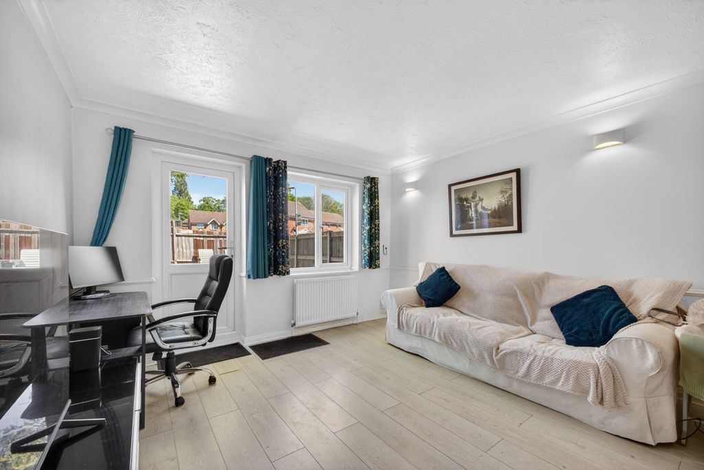 Property photo 2 of 18 5124895