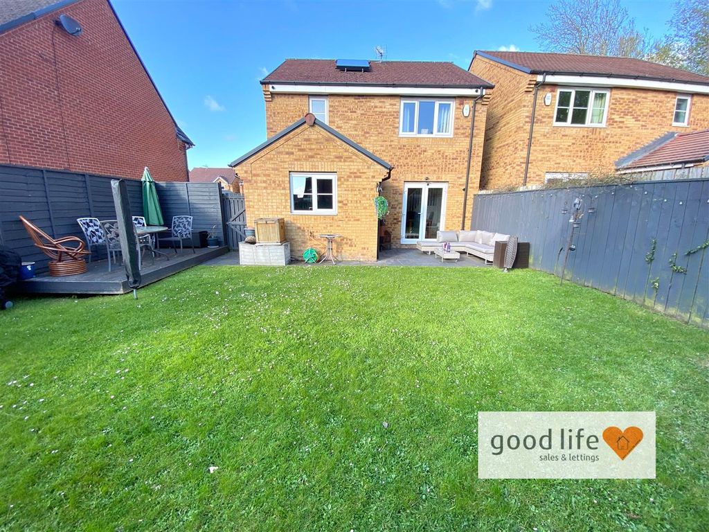 Property photo 3 of 21 20260421_164725479_Ios20Southsidegardens.Jpg