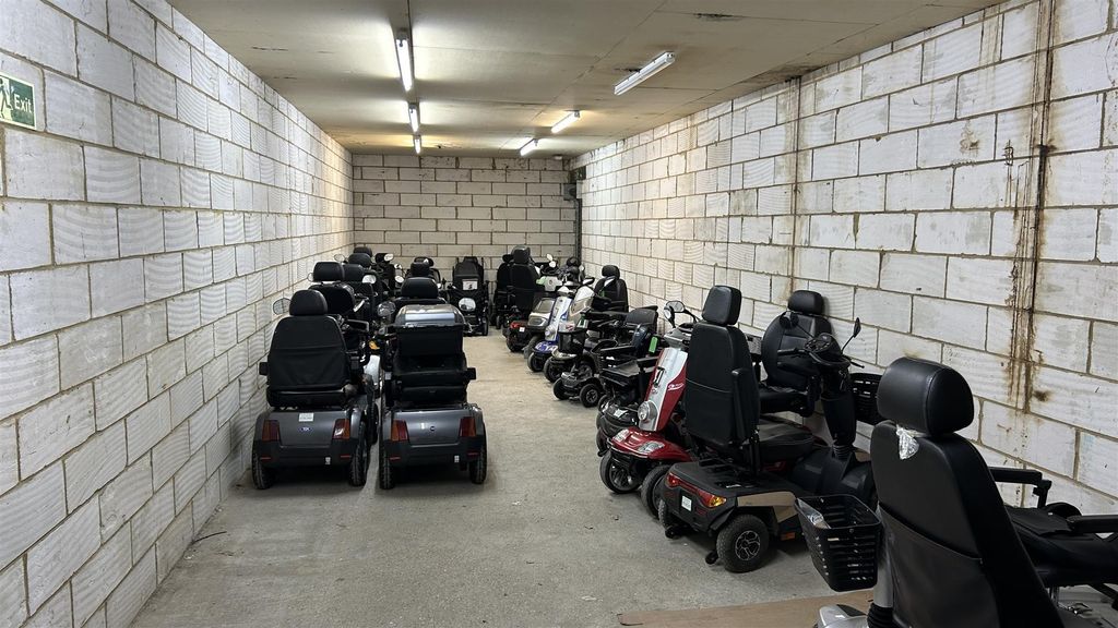 Property photo 2 of 6 Img_0399.Jpg