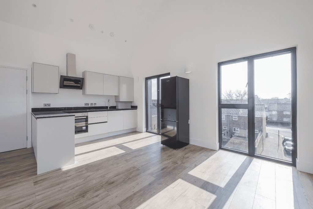 Property photo 2 of 20