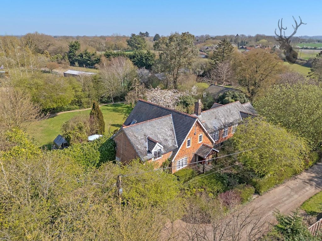 Property photo 2 of 32