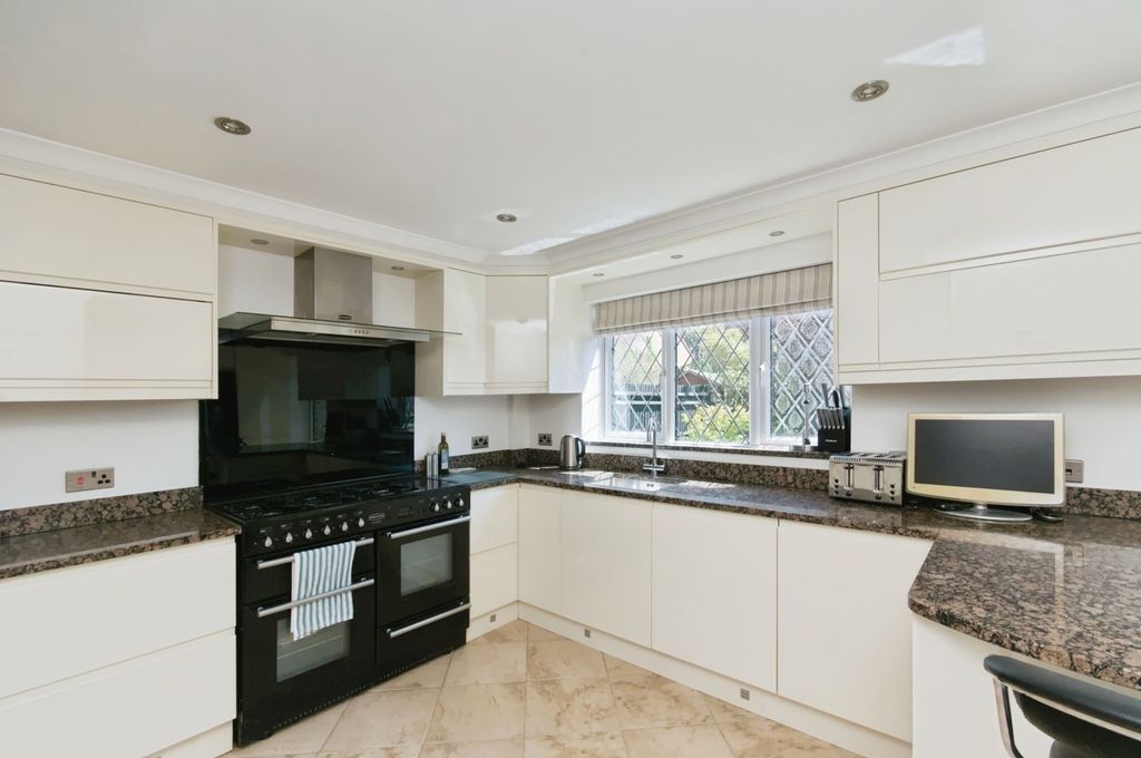 Property photo 3 of 20 Pbox-Img.Jpg