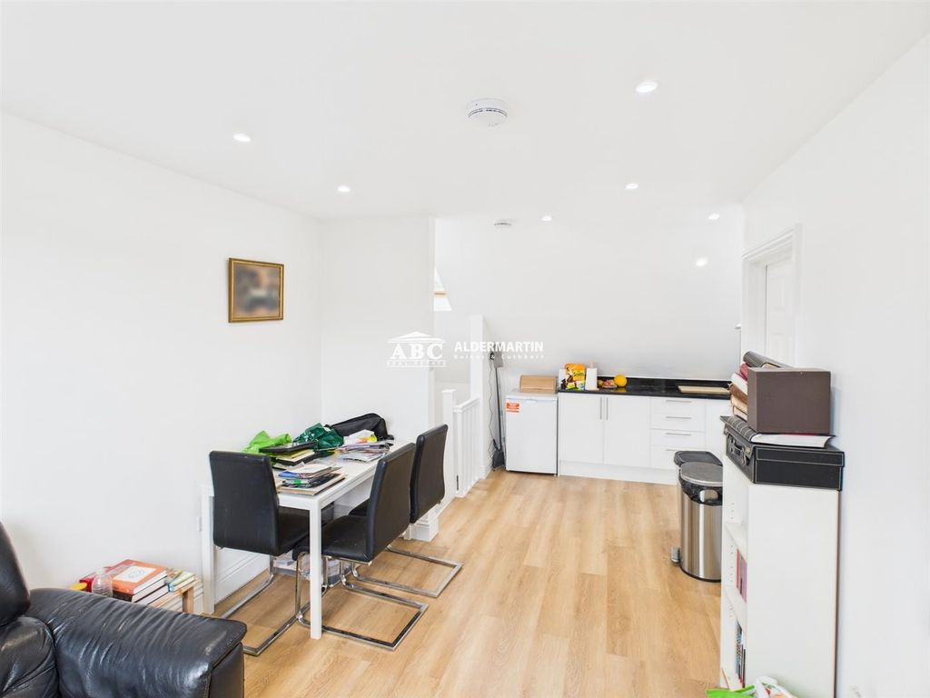 Property photo 3 of 7 Cam03215G0-Pr0082-Still003.Jpg