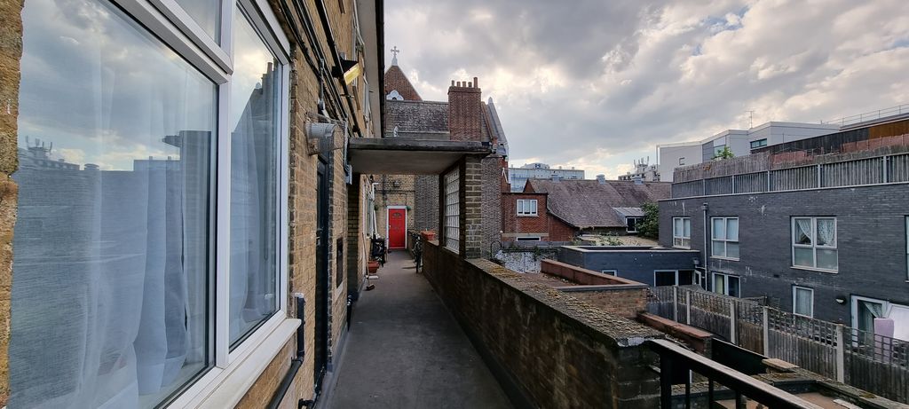 Property photo 2 of 23