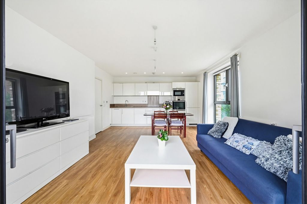 Property photo 3 of 11