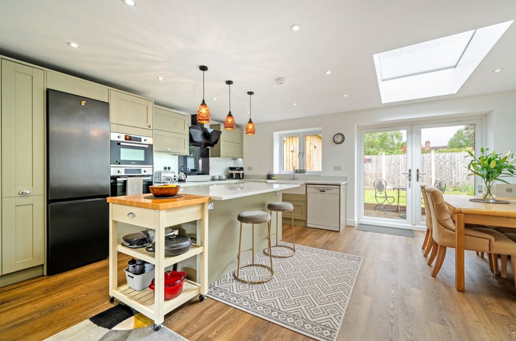 Property photo 2 of 27 1471418-12-6A21E1Fe384E2