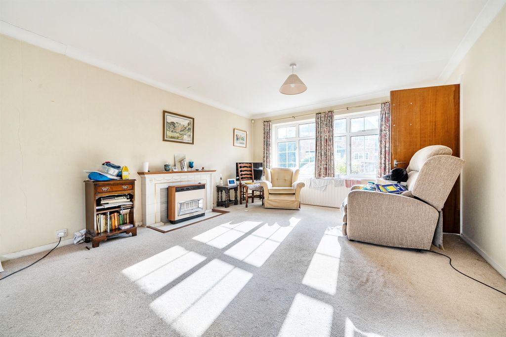 Property photo 2 of 11
