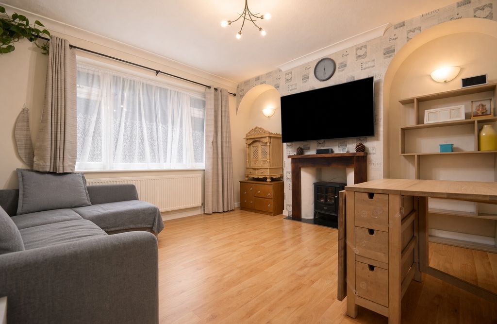 Property photo 2 of 9 9T3Av