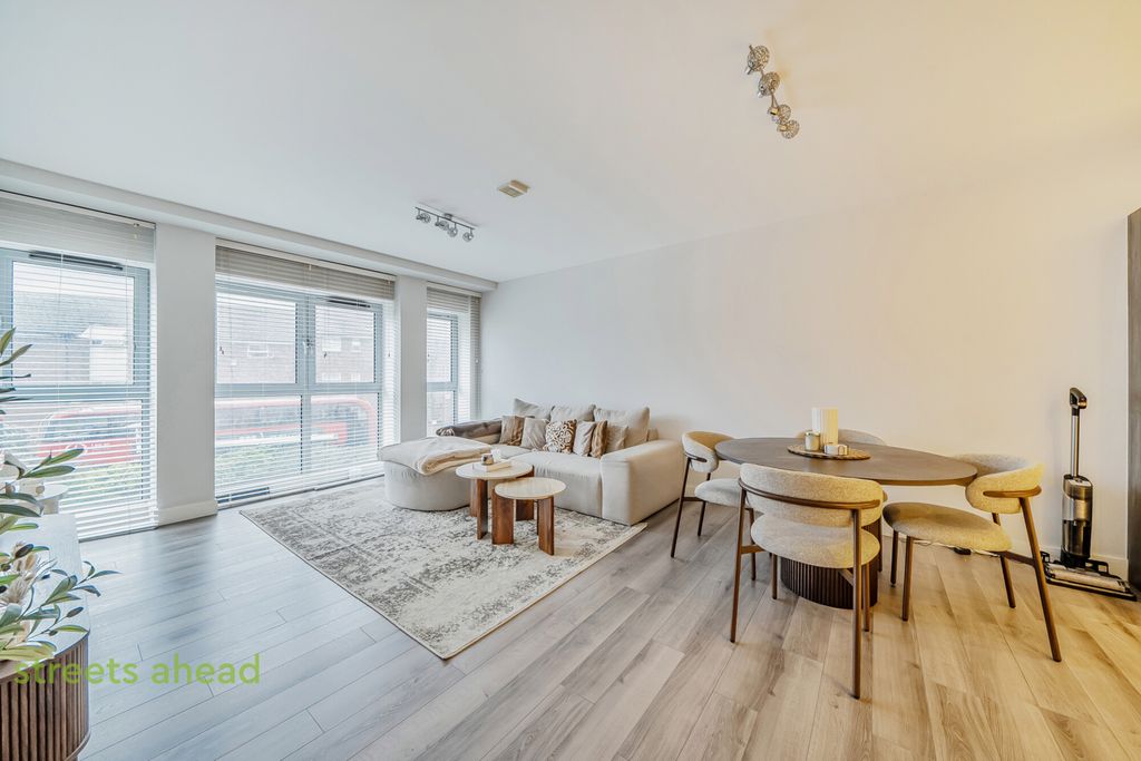Property photo 1 of 20 8F836143-1183-4cc...