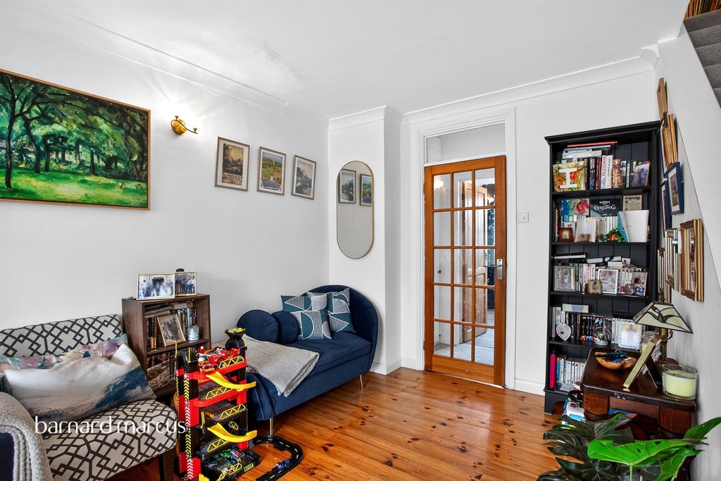 Property photo 3 of 19