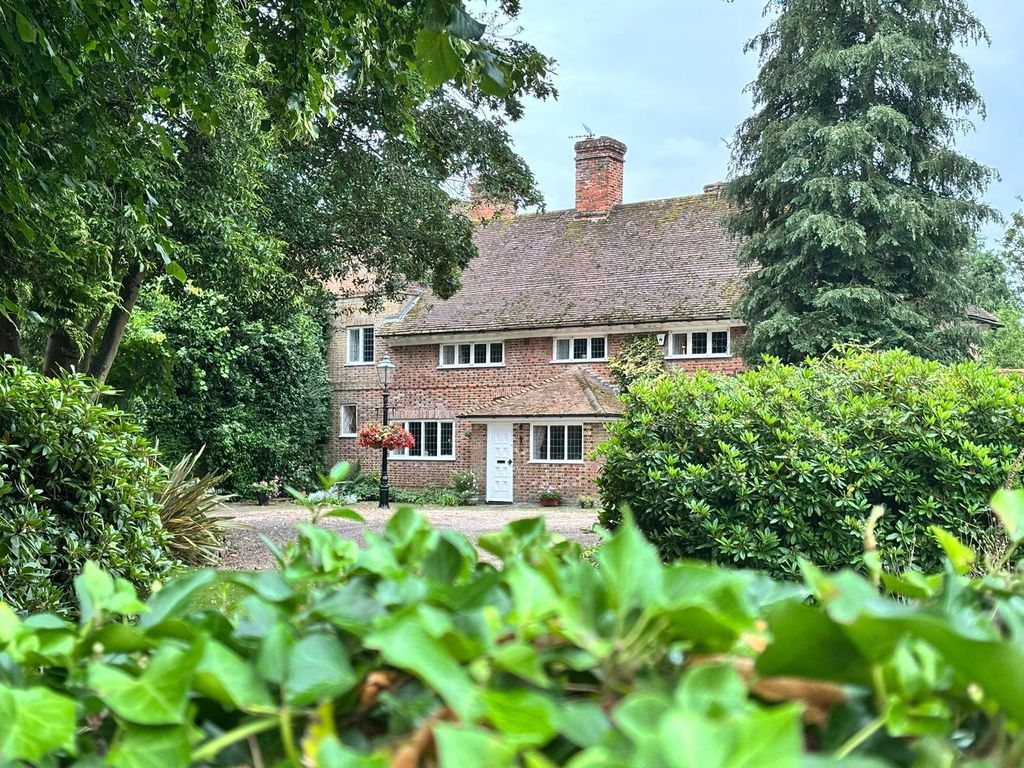 Property photo 1 of 43