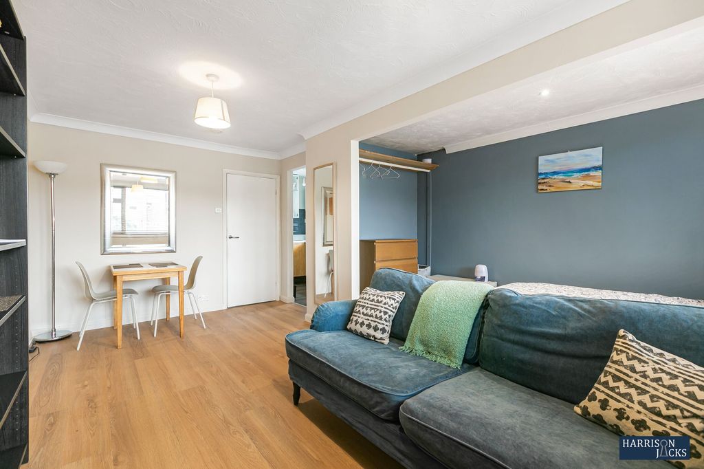 Property photo 2 of 14 Open Plan