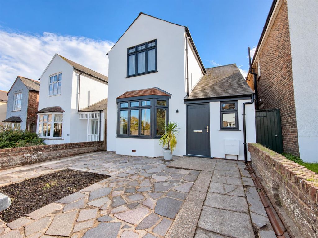 Property photo 1 of 19