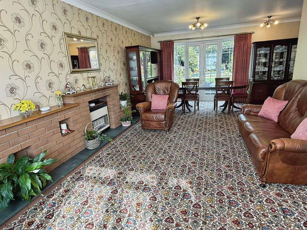 Property photo 2 of 34