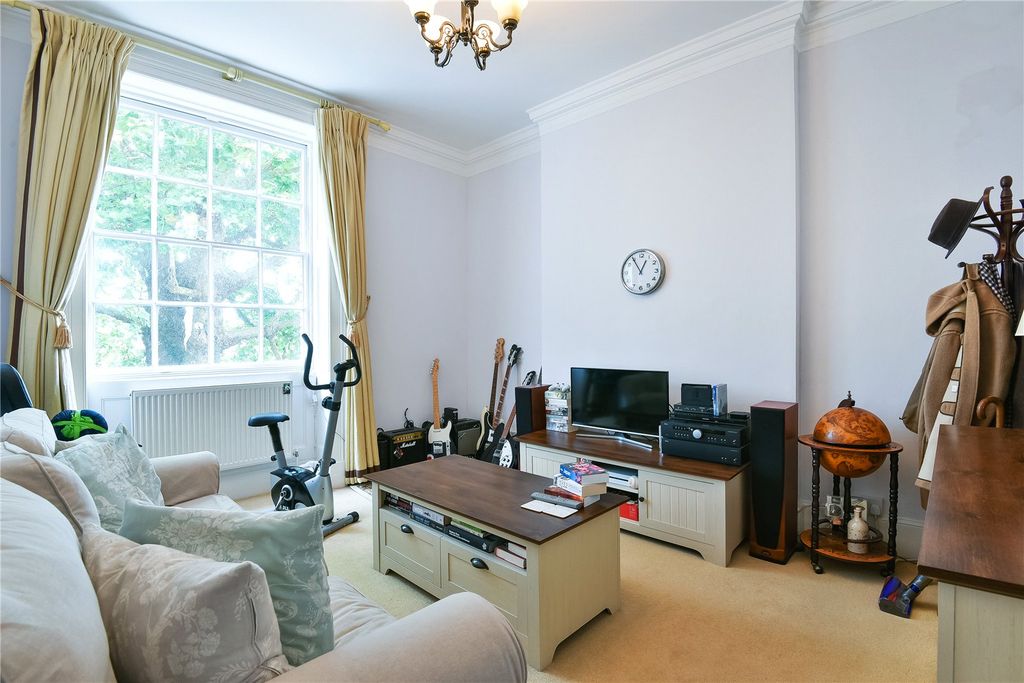 Property photo 2 of 5 Living Room