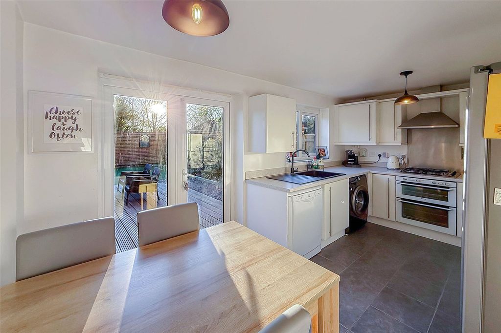 Property photo 3 of 23 Picture No. 32