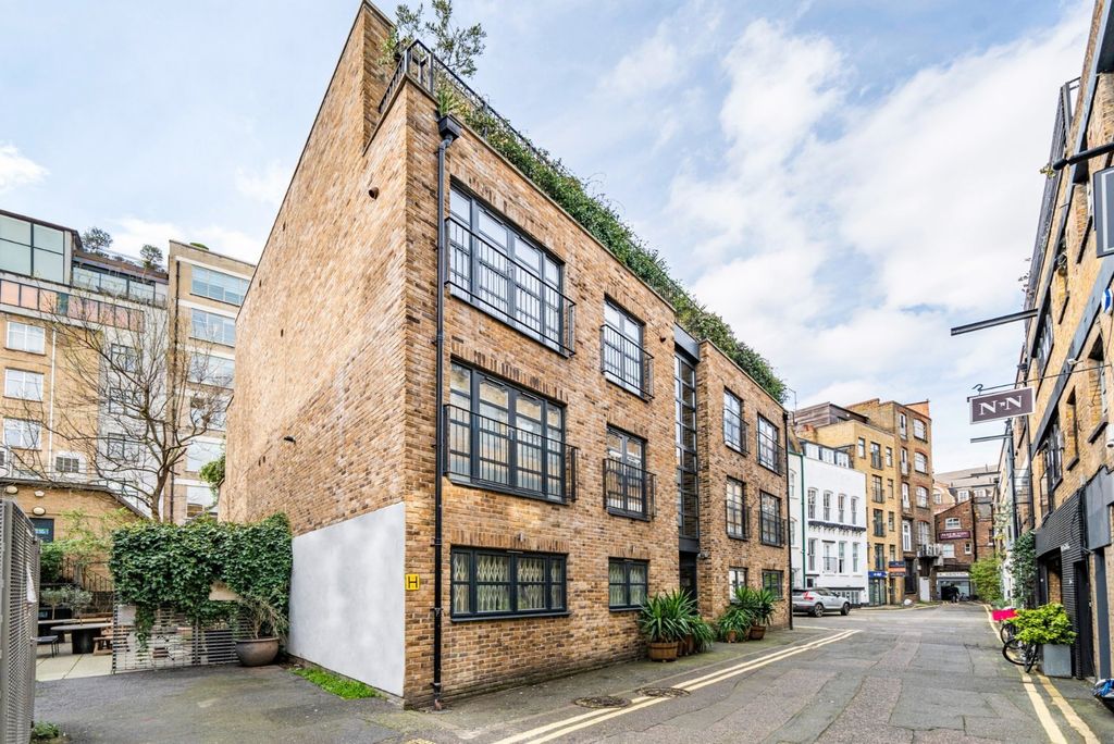 Property photo 3 of 8 Exterior