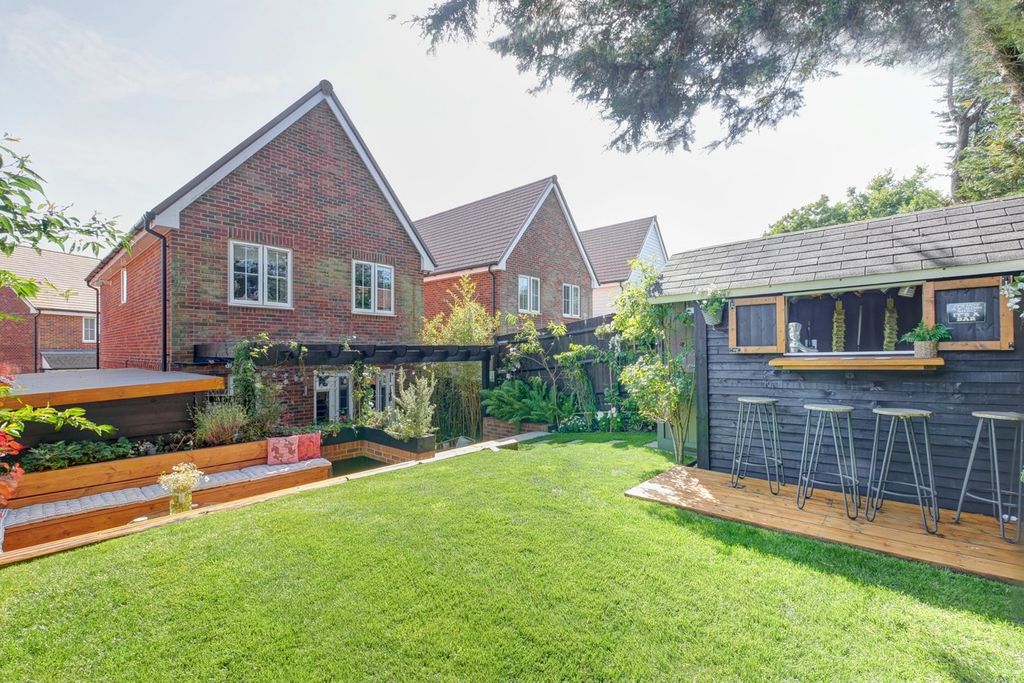 Property photo 1 of 37