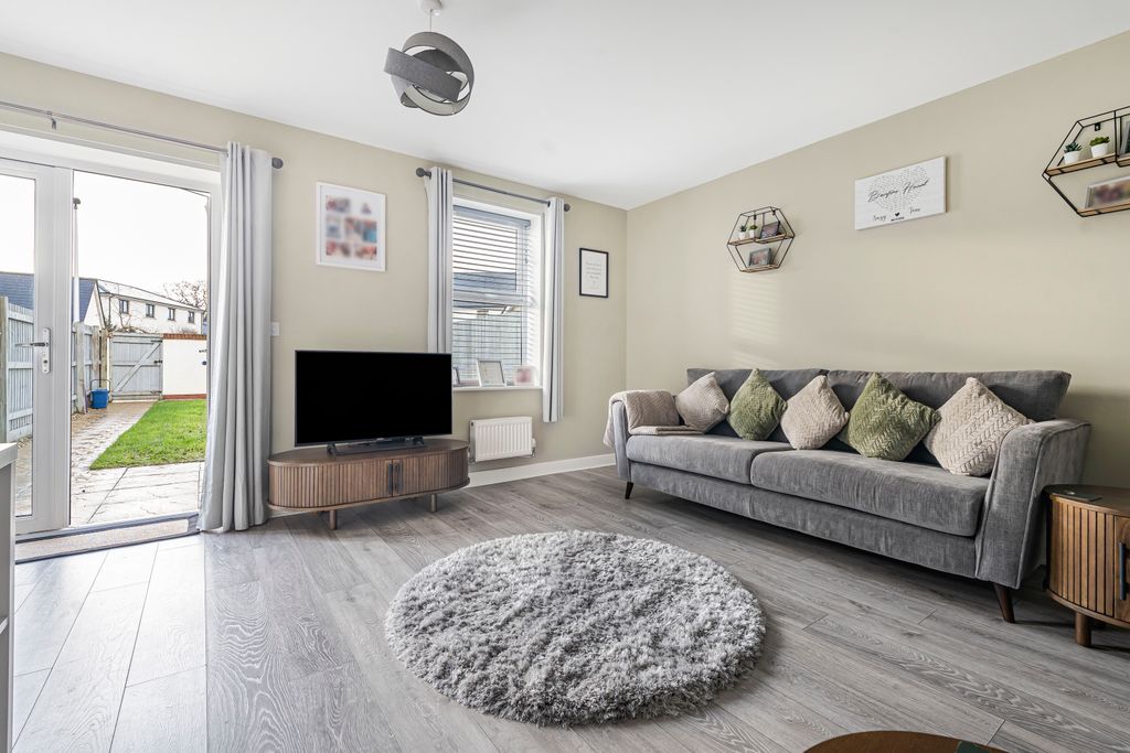 Property photo 3 of 24 Living Room