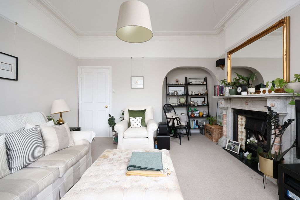 Property photo 2 of 13 Sitting Room