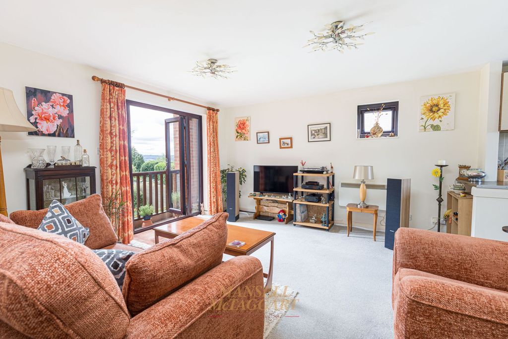 Property photo 3 of 19
