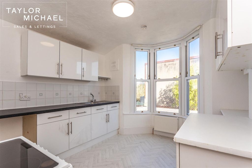 Property photo 2 of 15 Kitchen