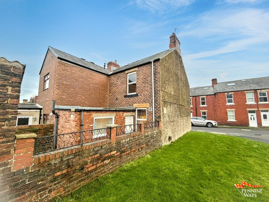 Property photo 2 of 22