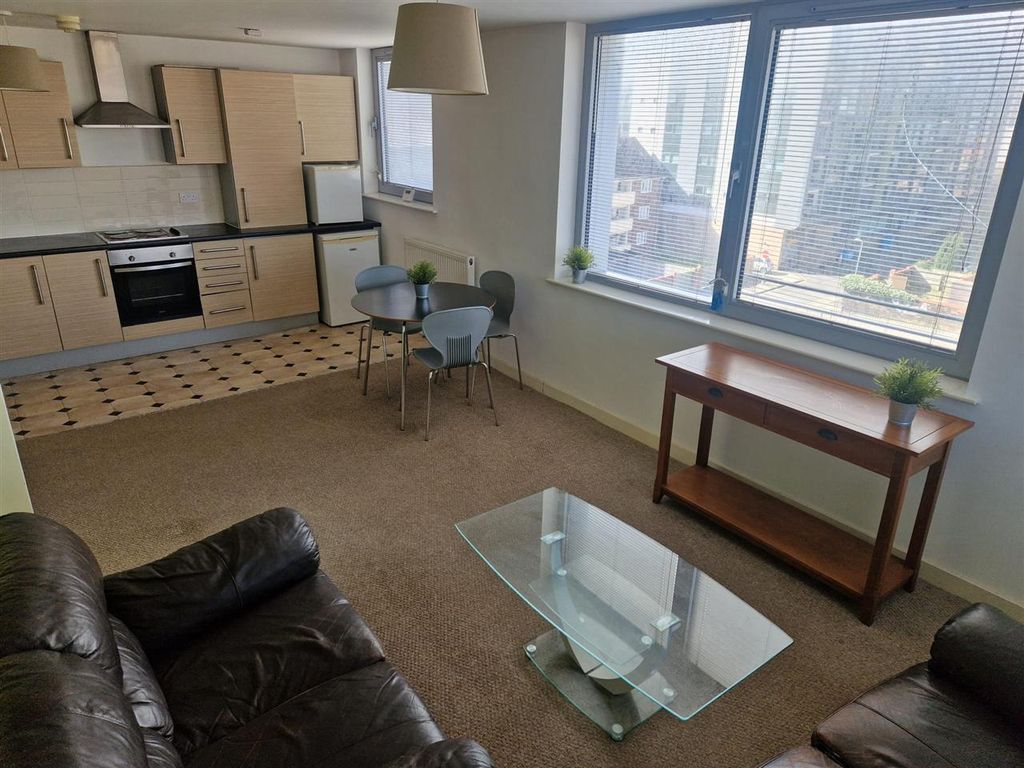 Property photo 2 of 6