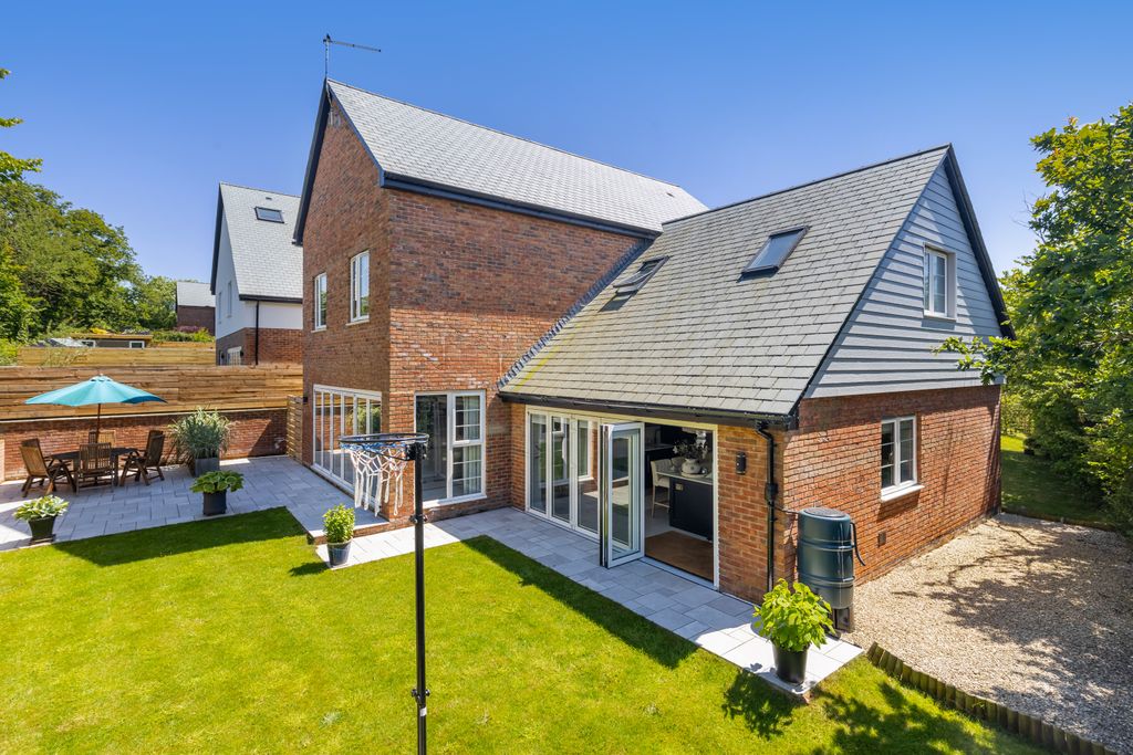 Property photo 1 of 27