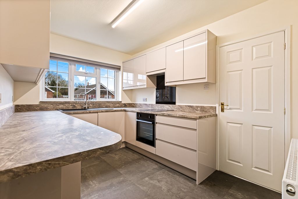 Property photo 2 of 16 Kitchen 3