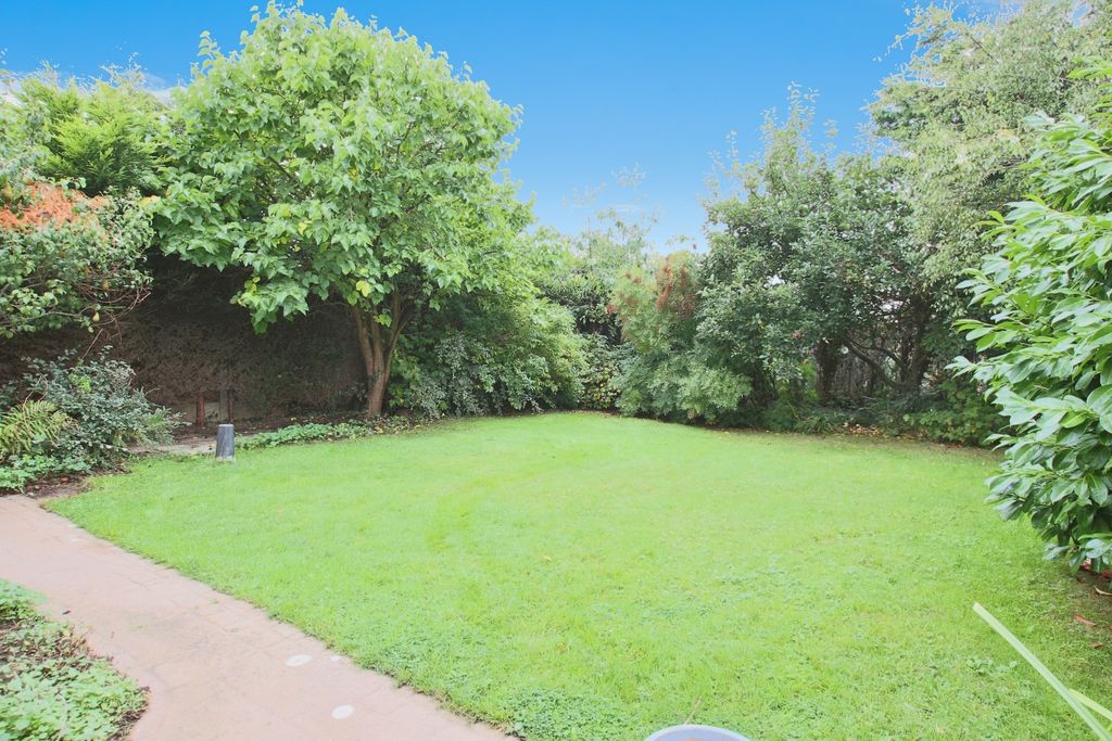 Property photo 3 of 16 3596408