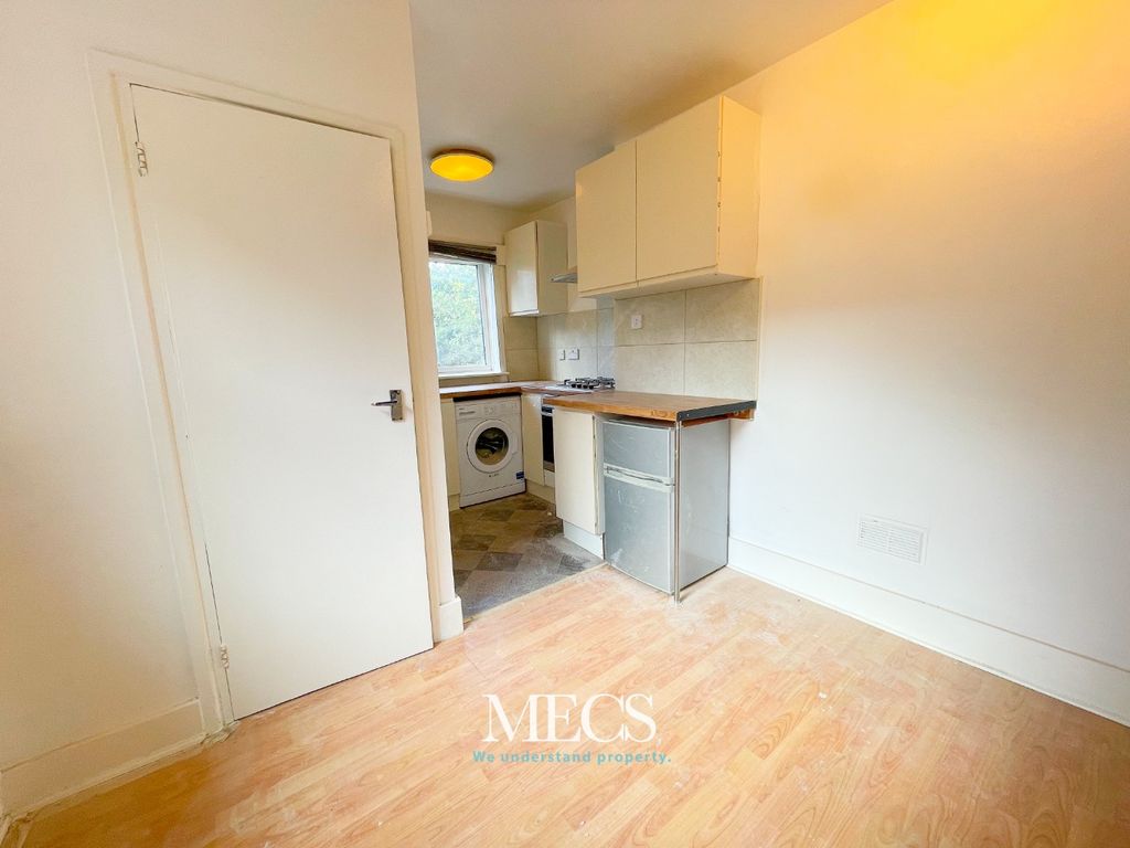 Property photo 3 of 6 2324205