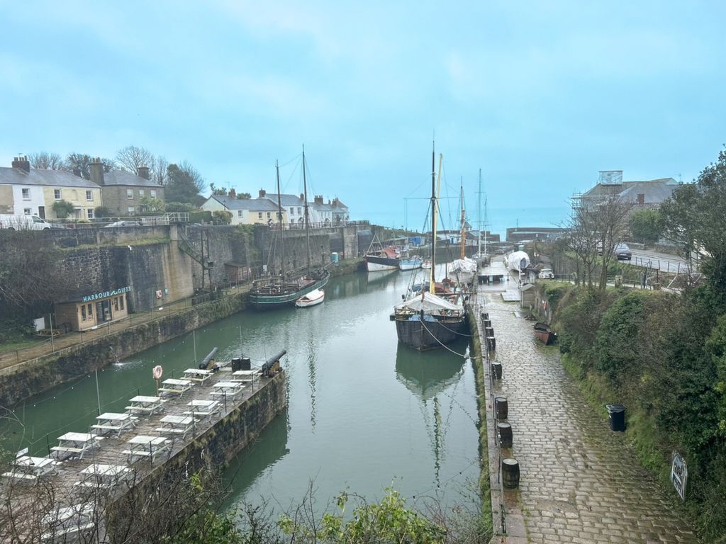 Property photo 2 of 14 47 Charlestown