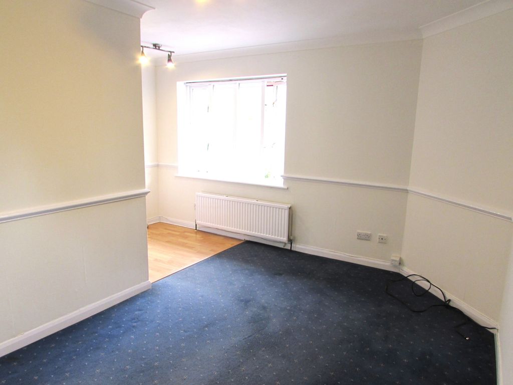 Property photo 3 of 11 Gallery