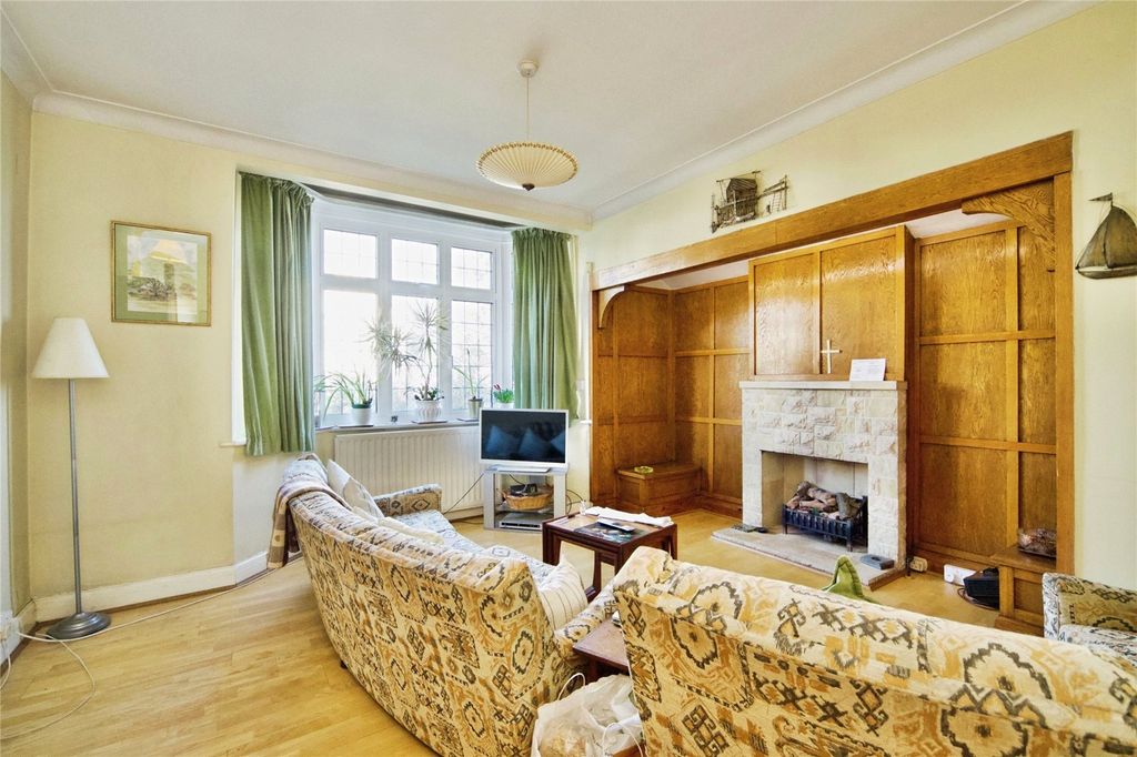 Property photo 3 of 19 Picture No. 17