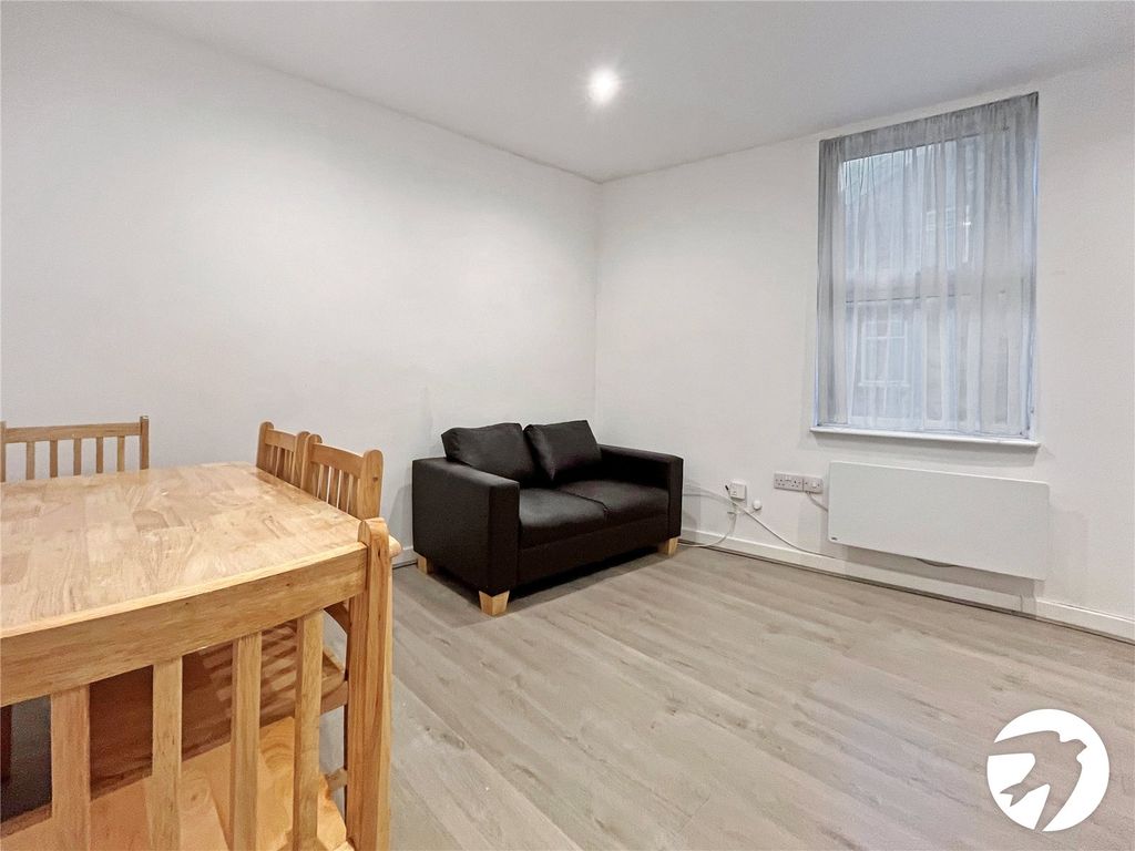 Property photo 3 of 6 Picture No. 04