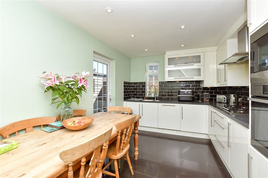 Property photo 3 of 10 Kitchen/Diner