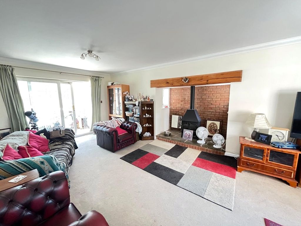 Property photo 2 of 33 Picture No. 86