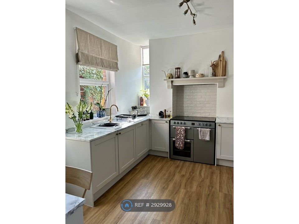 Property photo 1 of 14 Kitchen