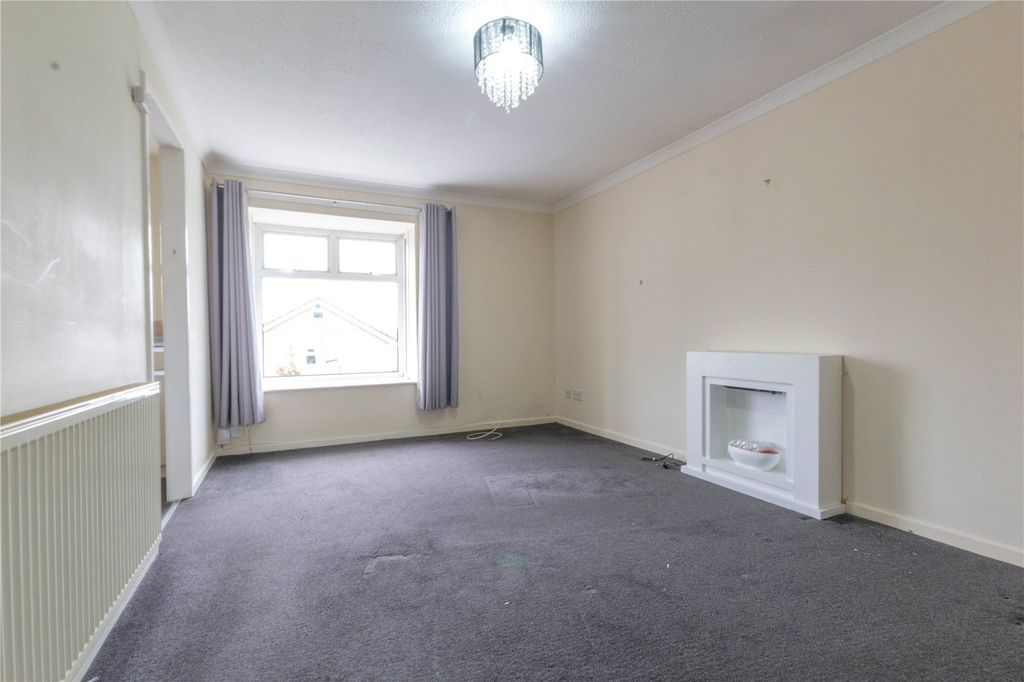 Property photo 3 of 15 Lounge