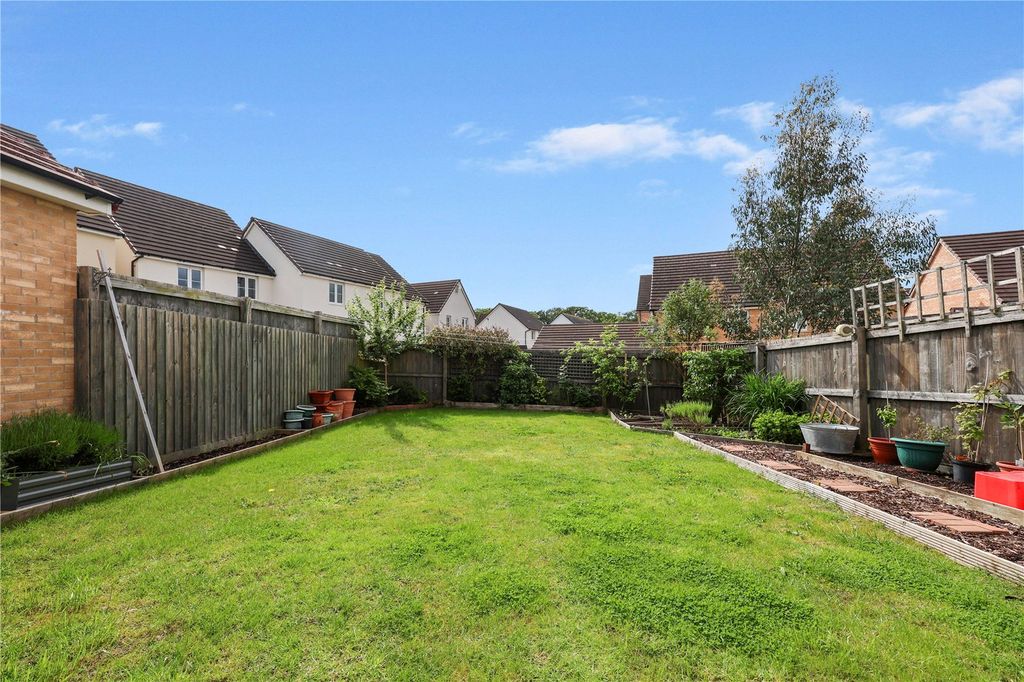 Property photo 2 of 16 Picture No. 18