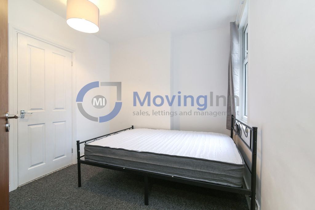 Property photo 2 of 7 Bedroom