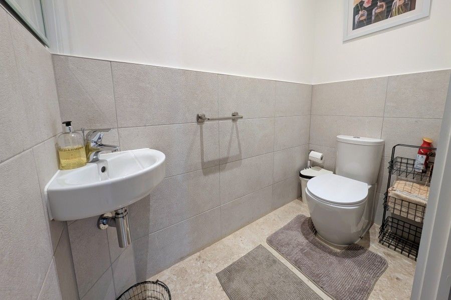 Property photo 2 of 22