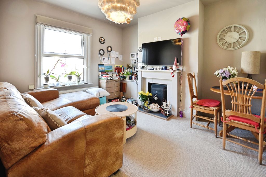 Property photo 3 of 20